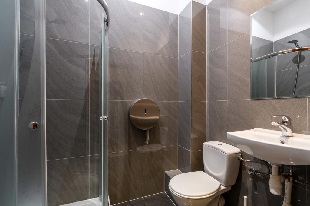 Hostel Krokodyl Warsaw Ngoại thất bức ảnh