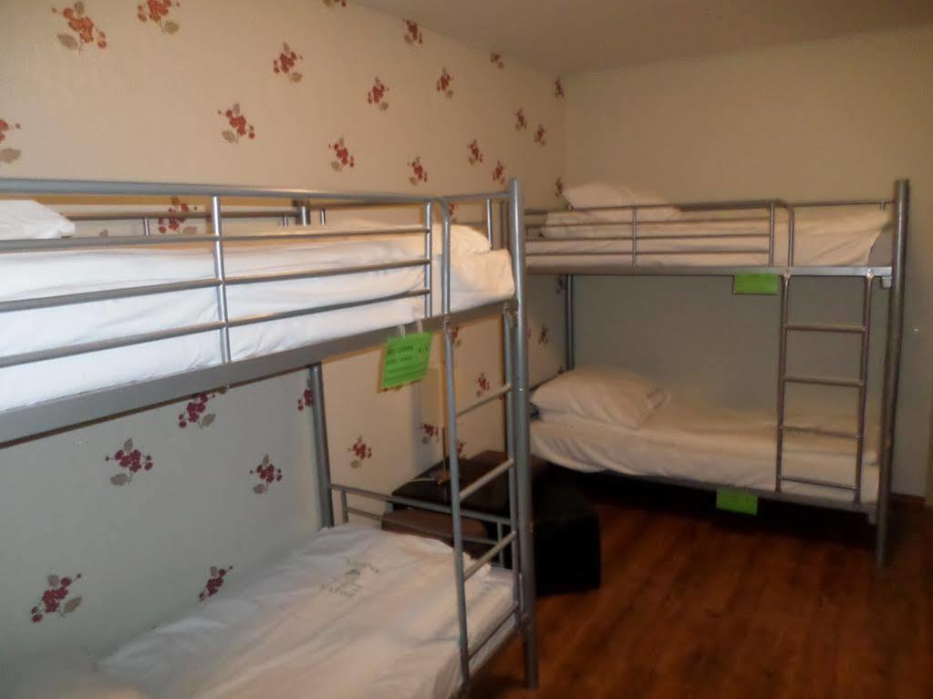 Hostel Krokodyl Warsaw Ngoại thất bức ảnh